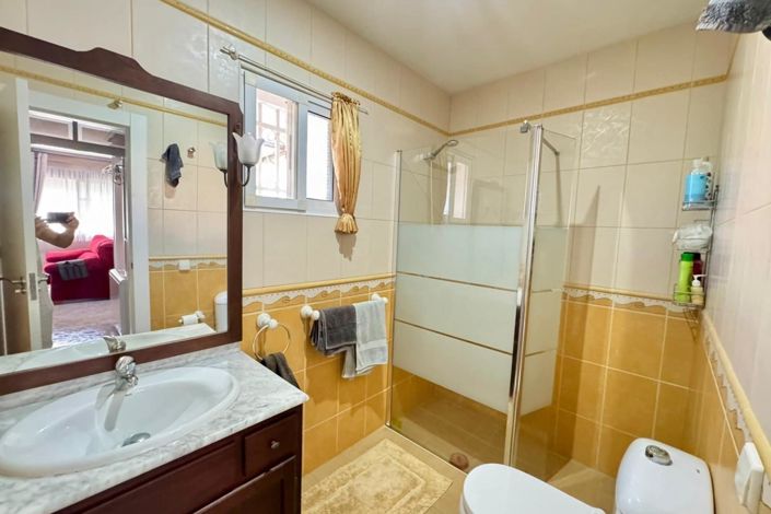 Image No.25-3 Bed Villa for sale