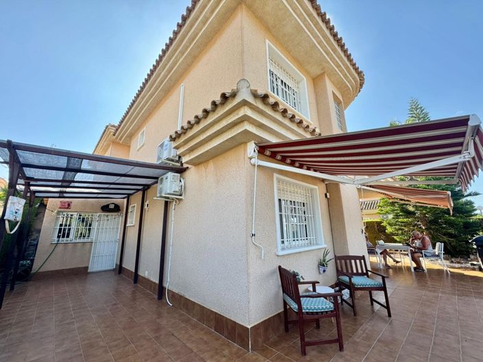 Image No.3-3 Bed Villa for sale