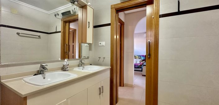 Image No.9-2 Bed Property for sale