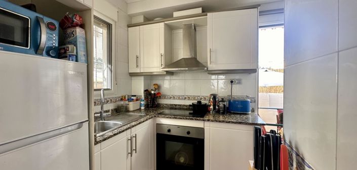 Image No.10-3 Bed House for sale