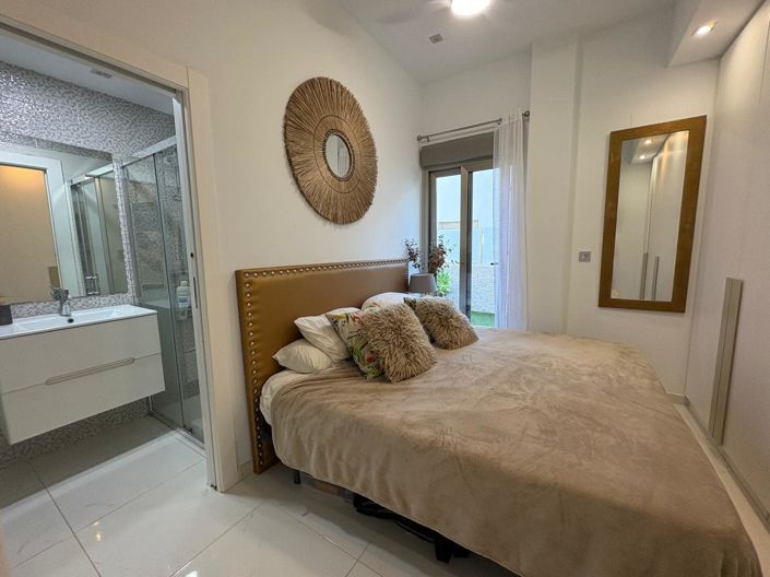 Image No.11-4 Bed Property for sale