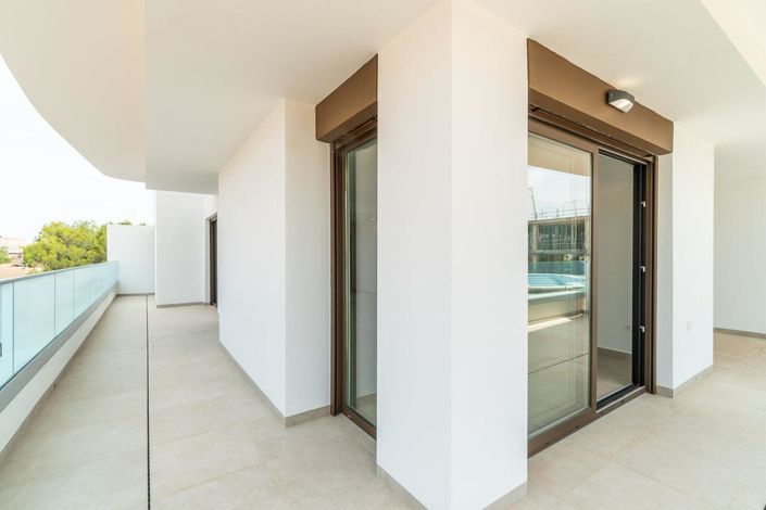 Image No.12-3 Bed Apartment for sale