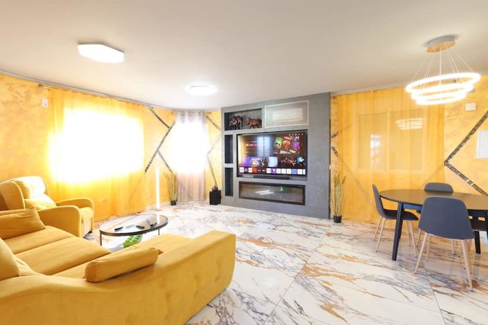 Image No.27-4 Bed Townhouse for sale