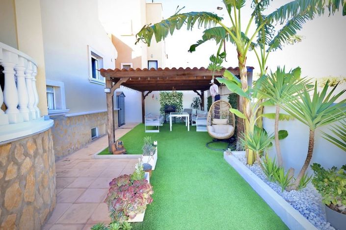 Image No.54-4 Bed Townhouse for sale