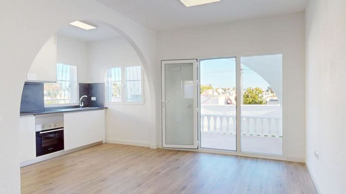 Image No.7-2 Bed Townhouse for sale