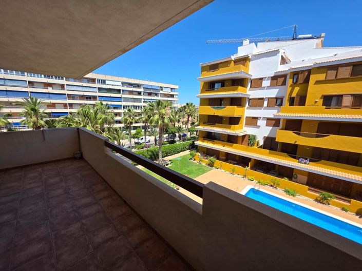 Image No.2-Appartement de 2 chambres à vendre à Punta Prima