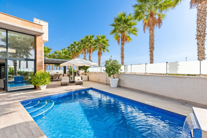 Image No.22-Villa de 5 chambres à vendre à Cabo Roig