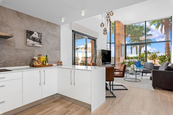 Image No.28-5 Bed Villa for sale