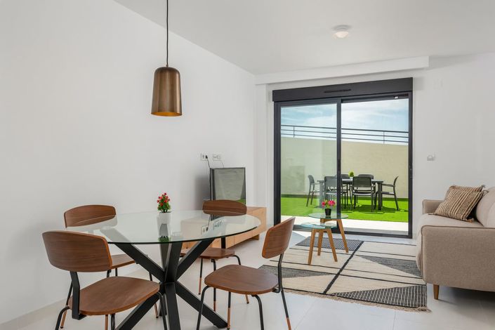 Image No.50-2 Bed Apartment for sale