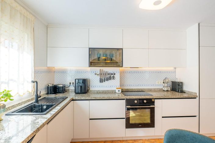 Image No.6-2 Bed House for sale