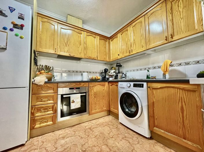 Image No.37-3 Bed Townhouse for sale