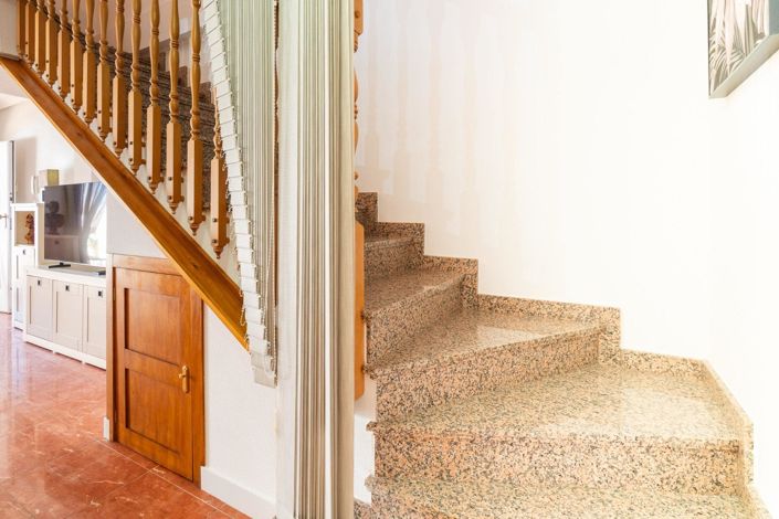 Image No.13-3 Bed Property for sale