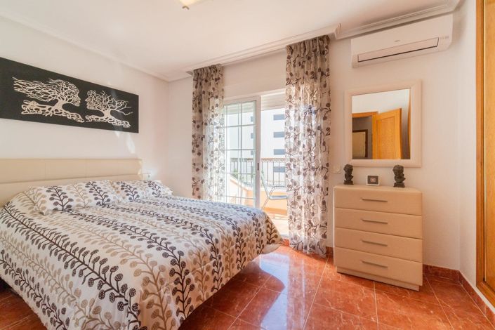 Image No.14-3 Bed Property for sale