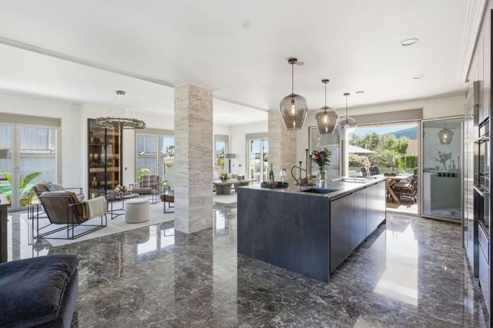 Image No.2-6 Bed Villa for sale