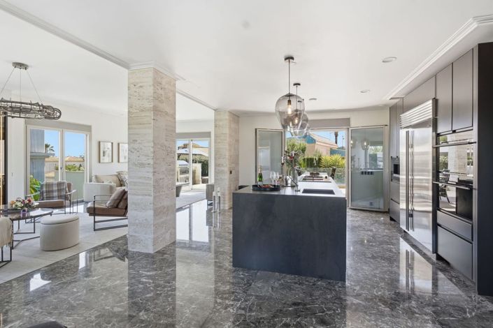 Image No.3-6 Bed Villa for sale