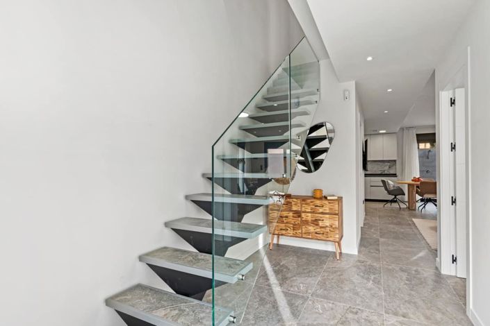 Image No.8-4 Bed Townhouse for sale