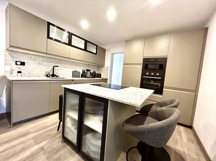 Image No.3-4 Bed Townhouse for sale