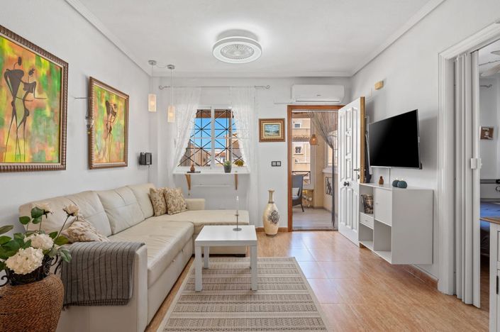 Image No.44-2 Bed Property for sale