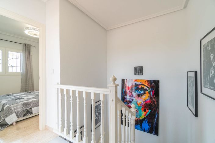 Image No.13-3 Bed House for sale