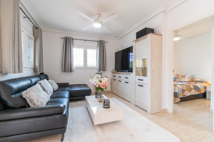 Image No.4-3 Bed House for sale