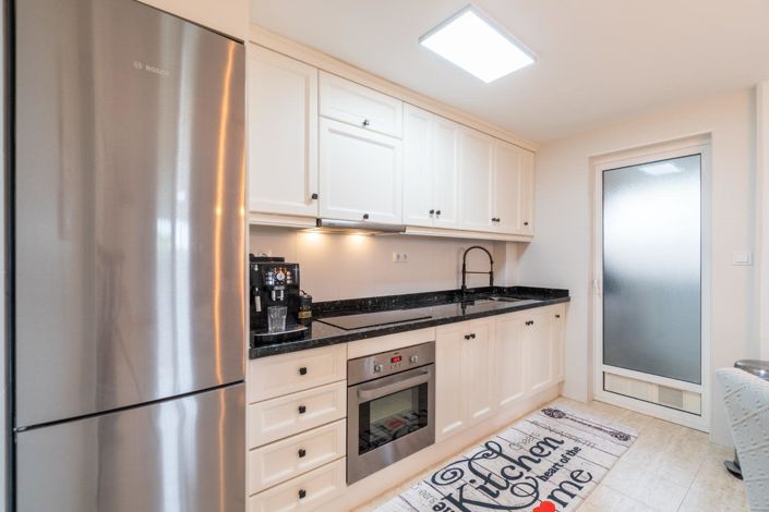 Image No.6-3 Bed House for sale