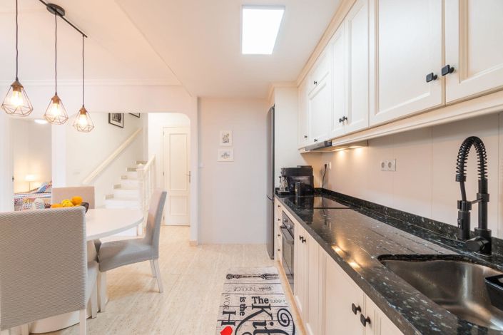 Image No.7-3 Bed House for sale