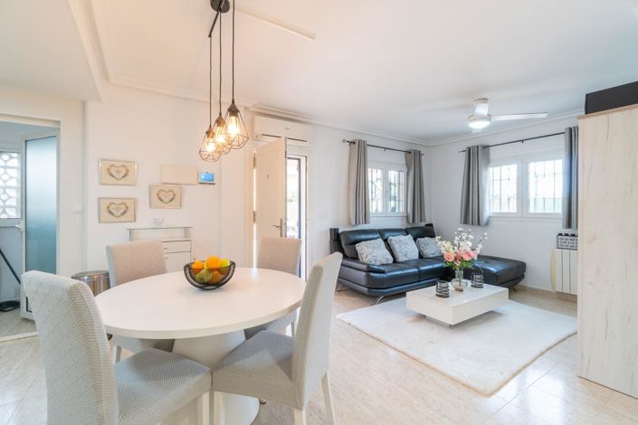 Image No.8-3 Bed House for sale