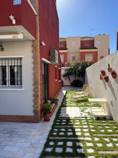 Image No.13-4 Bed Townhouse for sale