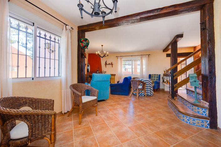Image No.8-5 Bed Villa for sale