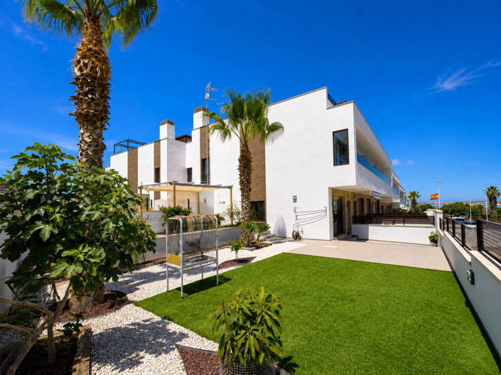 Image No.11-3 Bed Townhouse for sale