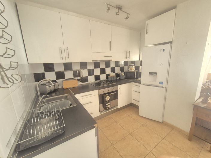 Image No.10-2 Bed House for sale
