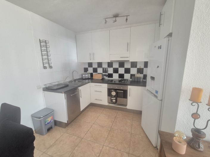 Image No.11-2 Bed House for sale