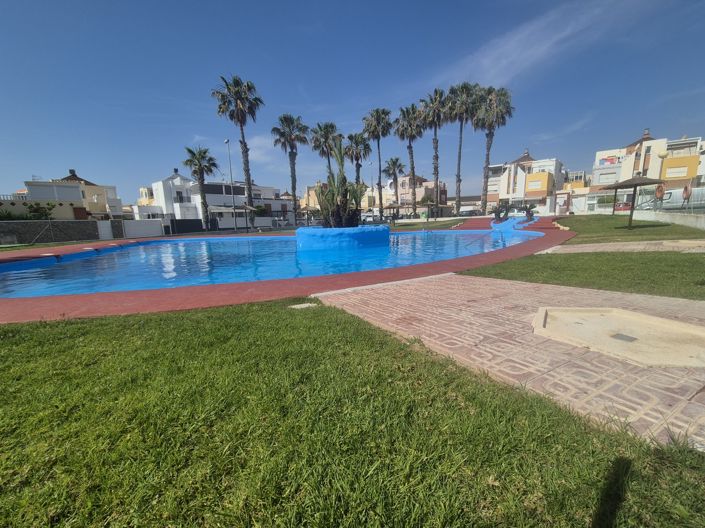 Image No.4-2 Bed House for sale