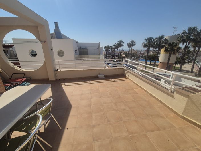 Image No.5-2 Bed House for sale