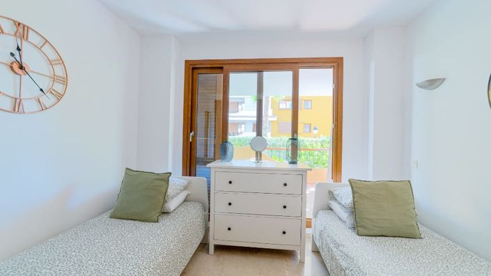 Image No.20-2 Bed Apartment for sale