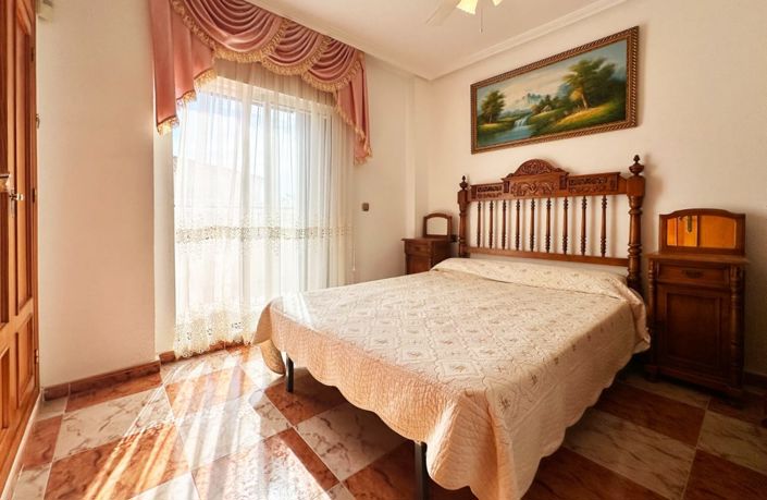 Image No.16-2 Bed House for sale