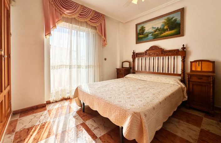Image No.16-2 Bed House for sale