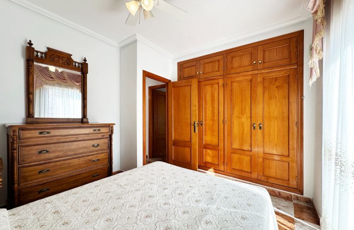 Image No.18-2 Bed House for sale
