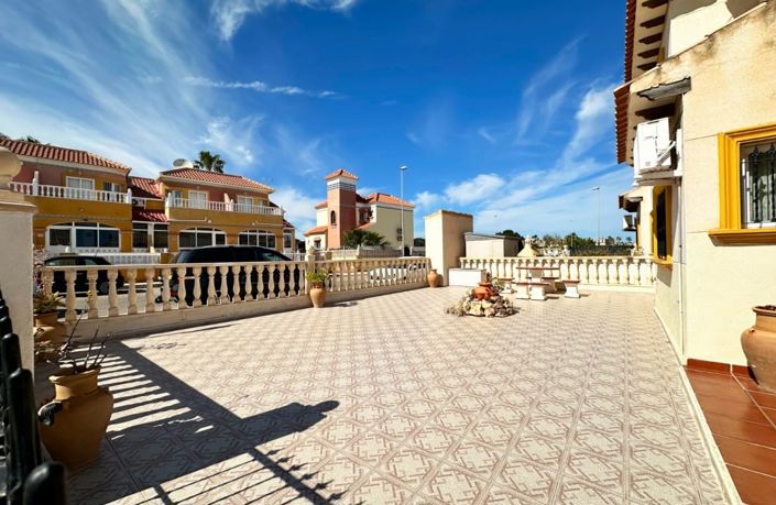 Image No.4-2 Bed House for sale