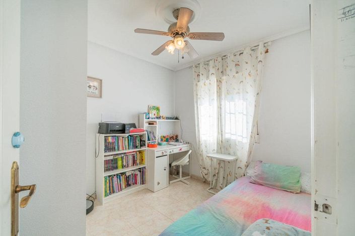 Image No.12-3 Bed Property for sale