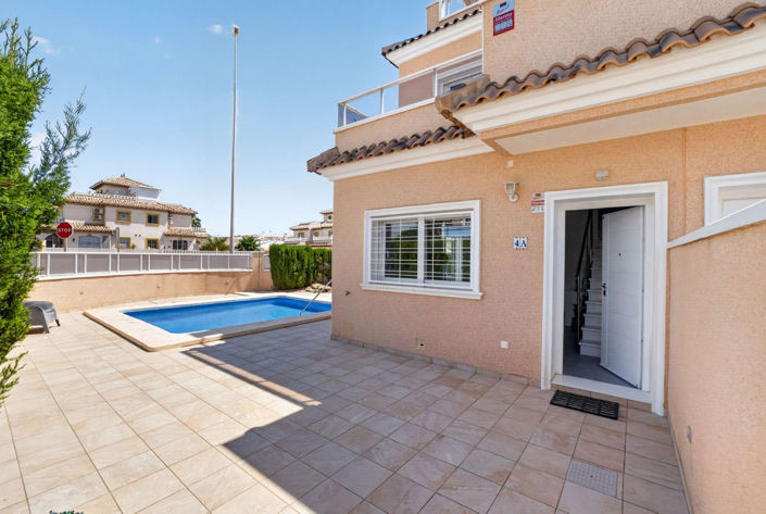 Image No.29-3 Bed Townhouse for sale