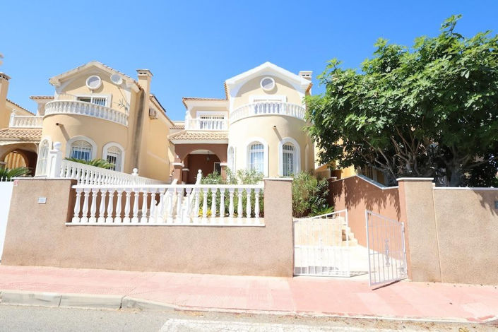 Image No.32-3 Bed Villa for sale