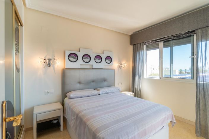 Image No.25-5 Bed Villa for sale