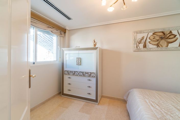Image No.28-5 Bed Villa for sale