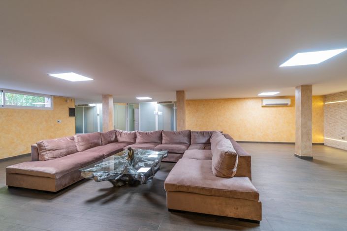 Image No.31-5 Bed Villa for sale