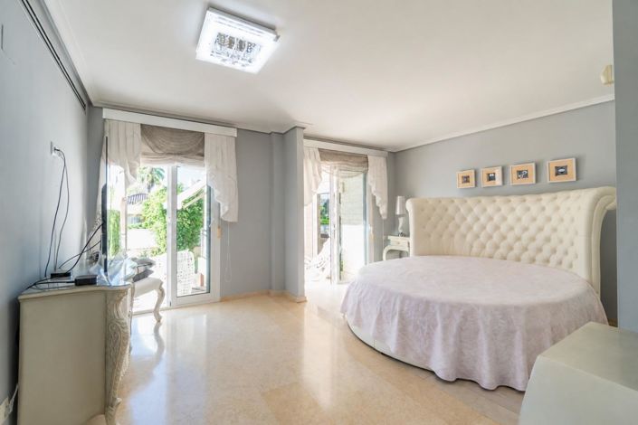 Image No.59-5 Bed Villa for sale