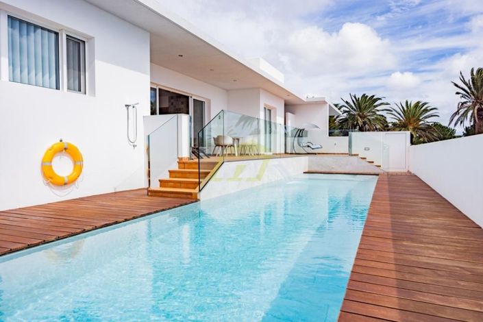 Image No.18-3 Bed Villa for sale