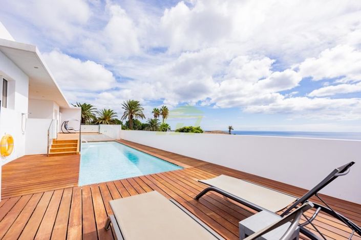 Image No.2-3 Bed Villa for sale