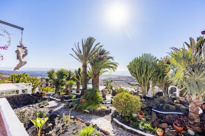 Image No.8-6 Bed Villa for sale