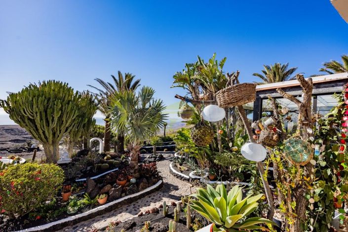 Image No.9-6 Bed Villa for sale